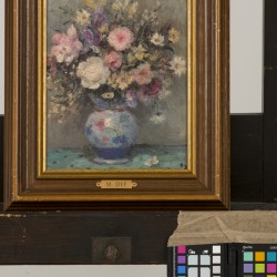 Marcel Dyf (Parijs 1899 - 1985 Bois d'Arcy, Fr.), Pioenen en Irissen in een vaas.