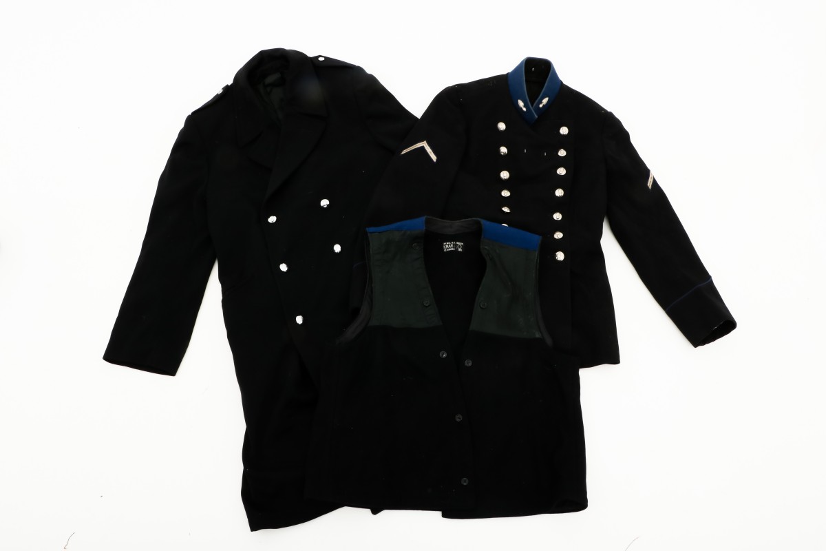 Een Koninklijke Marechaussee (KMAR) uniform set, inclusief overjas, ca. 1970.