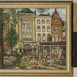 Hollandse School, 20e eeuw, Gezicht op de terrassen van de Paleispromenade en de Liberty Metz & Co shop te Den Haag.