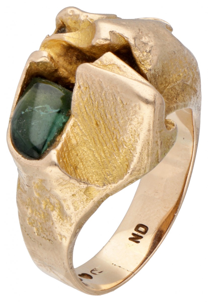 Björn Weckström voor Lapponia 14 kt. geelgouden design ring bezet met groene toermalijn.