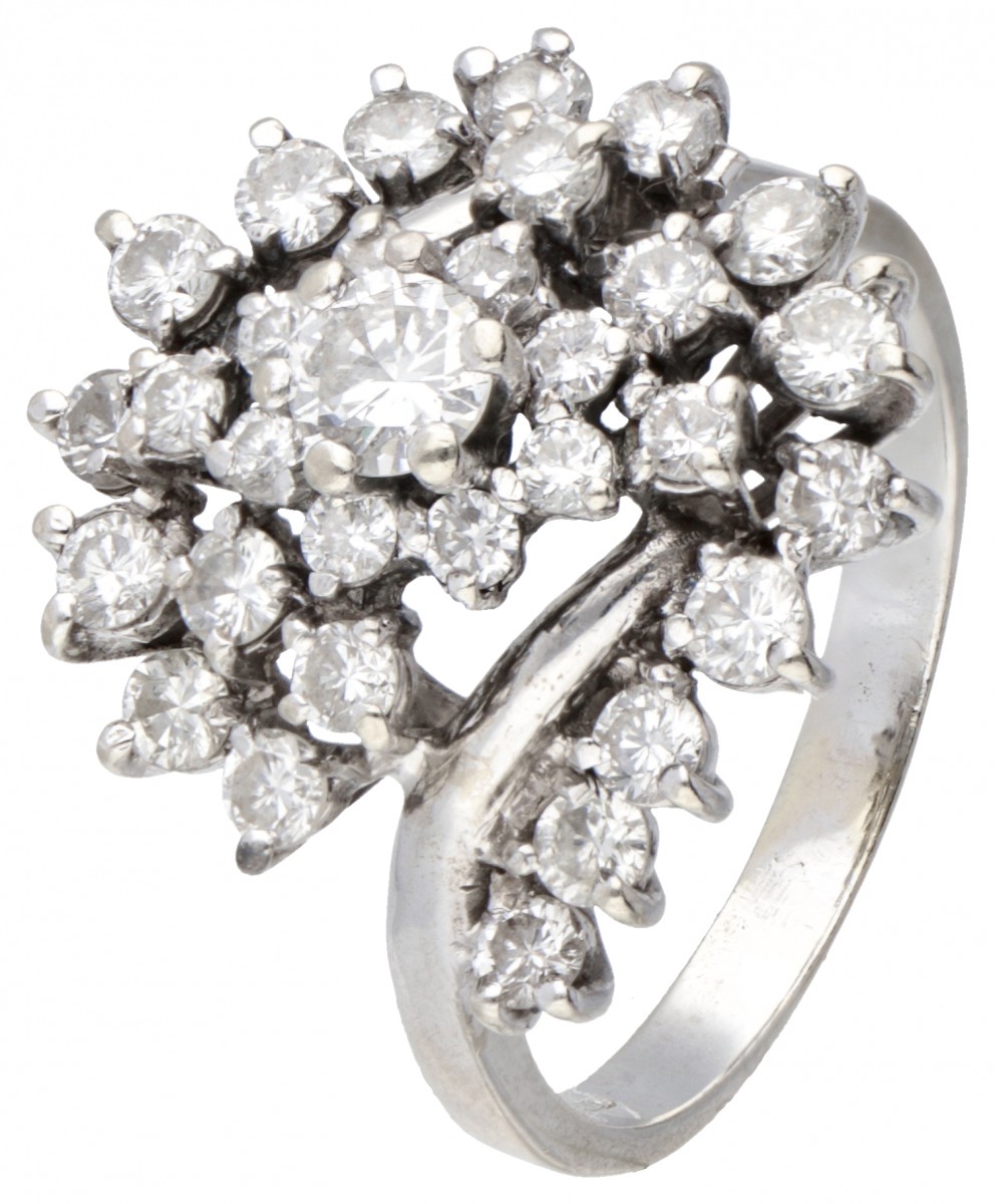 14 kt. Witgouden entourage ring bezet met ca. 1.47 ct. diamant.