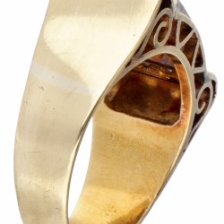 14 kt. Geelgouden ajour art deco tank ring bezet met roos geslepen diamant.