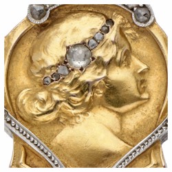 14 kt. Geelgouden art nouveau medaillon hanger bezet met ca. 0.09 ct. diamant.