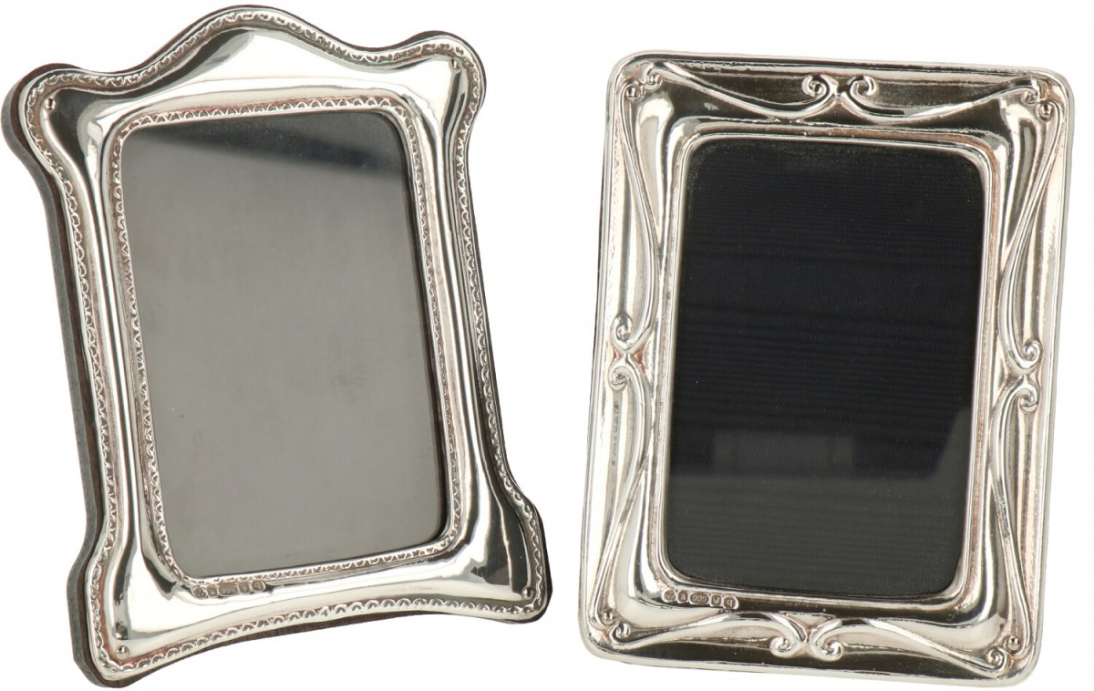 (2) Delig set fotolijsten zilver.
