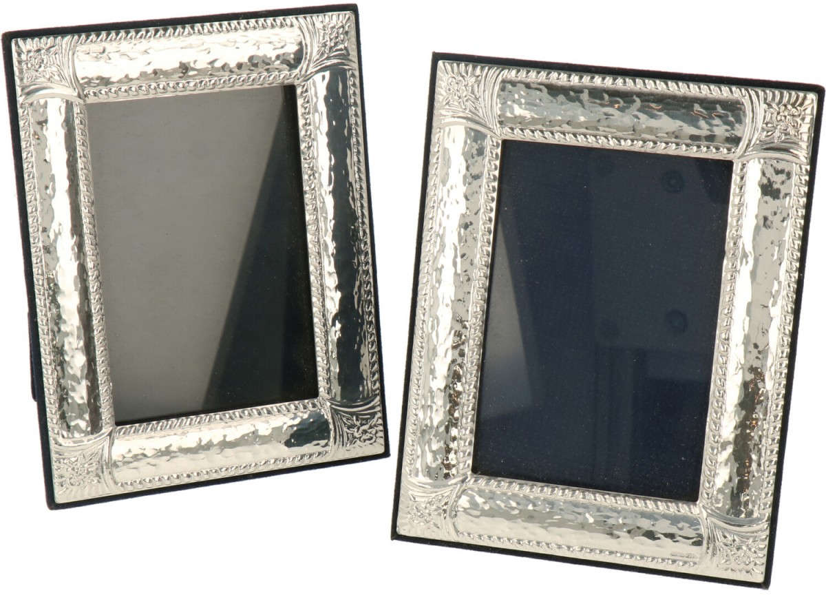 (2) Delig lot fotolijsten zilver.