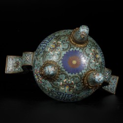 Een cloisonné wierrookbrander, China, 18/19e eeuw.