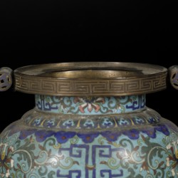 Een cloisonné wierrookbrander, China, 18/19e eeuw.