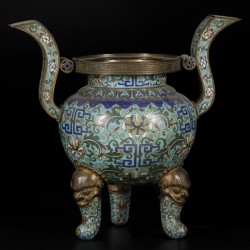 Een cloisonné wierrookbrander, China, 18/19e eeuw.