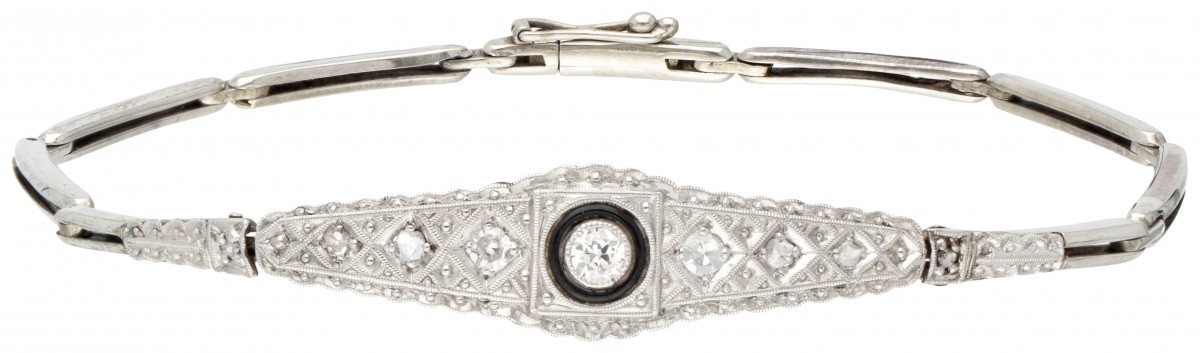 18 kt. Witgouden sierlijke art deco armband bezet met ca. 0.11 ct. diamant en zwarte emaille.