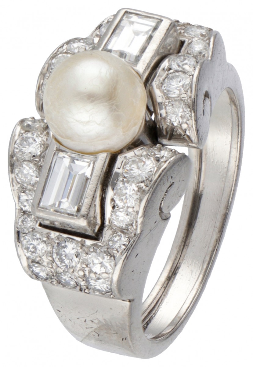 Pt 900 Platina art deco tank ring bezet met ca. 1.06 ct. diamant en een zoetwaterparel.