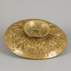 Een bronzen tazza met decor in hoog reliëf, Frankrijk(?), ca. 1900.