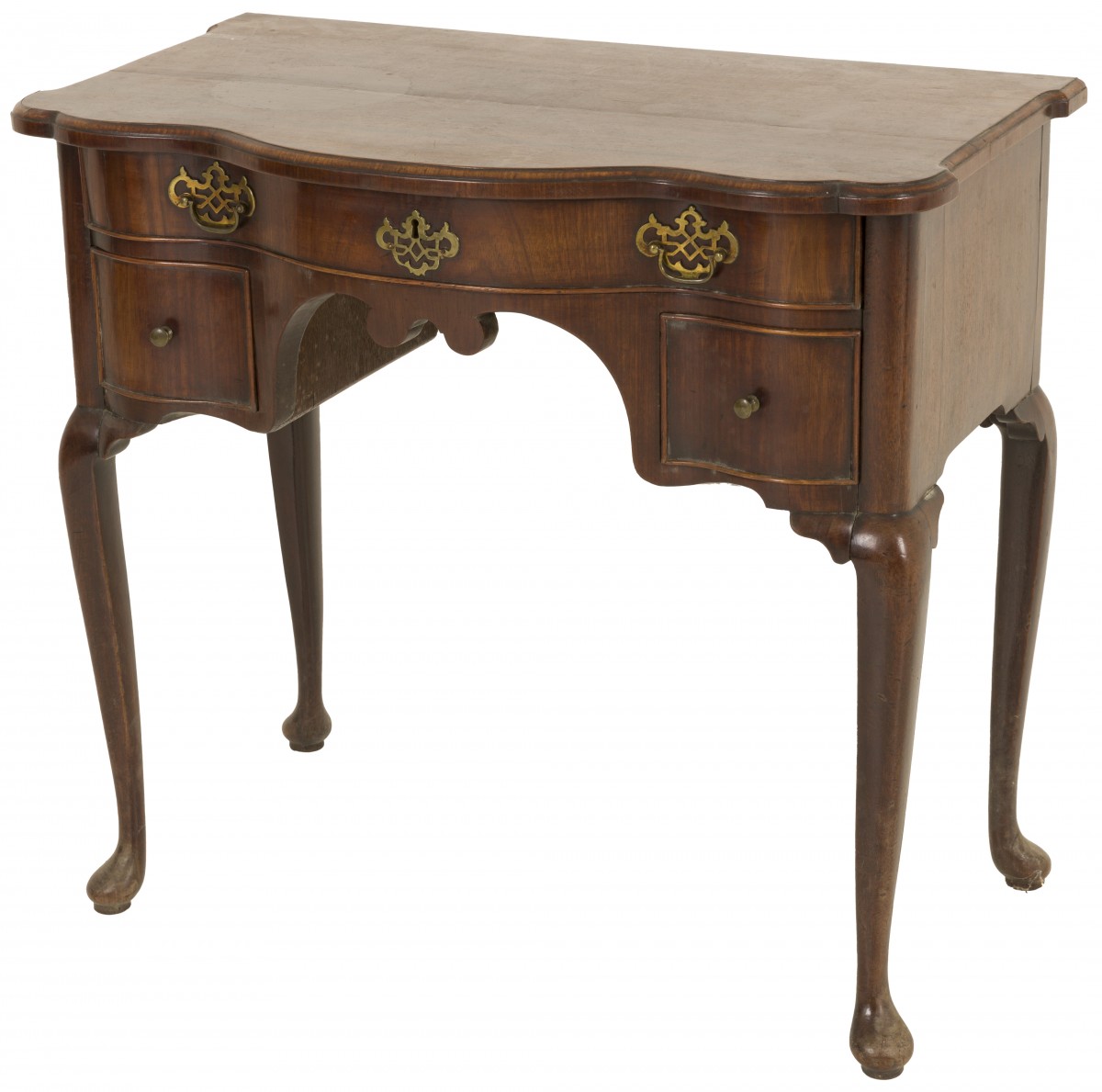 Een mahonie gefineerd 'kneehole' bureau, Engeland, 18e eeuw.