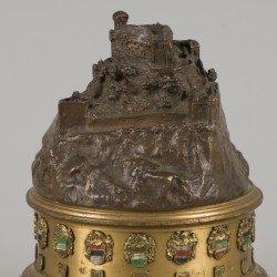 "Studentika" - Een bronzen gedenksculptuur voor de "Allgemeiner Landsmannschafter Convent auf der Marksburg", Duitsland, tussen 1904 en 1919.