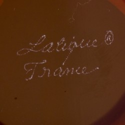 Een Lalique "Nymphale"-vaas, gemerkt "Lalique France".