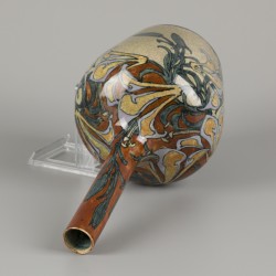 J.W. Mijnlieff (Jutphaas 1862 - 1940 Scheveningen), vaas met polychrome gestileerde Jugendstil decoratie, ca. 1900-1910.