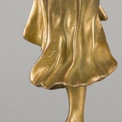 Affortunato Gory (XIX-XX), een bronzen sculptuur voorstellende een ballerina die de bekkens bespeelt, Frankrijk, ca. 1900.