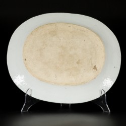 Een set van (2) porseleinen schalen met floraal decor, China, Qianlong.