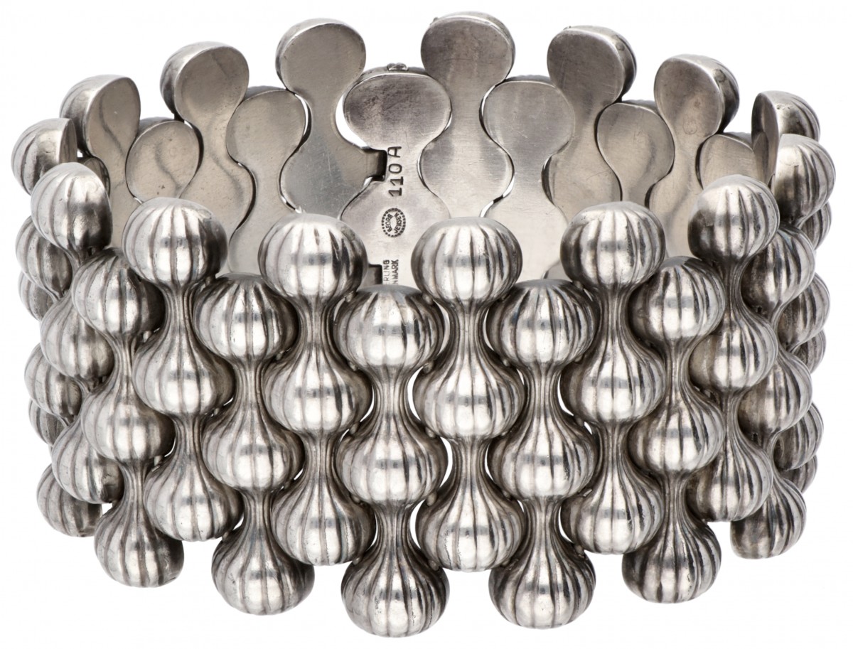 Arno Malinowski voor Georg Jensen no.110 zilveren 'Onion' design armband - 925/1000.