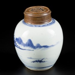 Een porseleinen gemberpot met landschapsdecor, China, 18e eeuw.