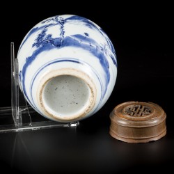 Een porseleinen gemberpot met landschapsdecor, China, 18e eeuw.