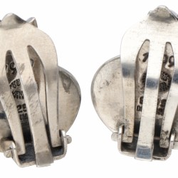 Zilveren Georg Jensen clip oorbellen van het jaar 1999, bezet met rozenkwarts - 925/1000.