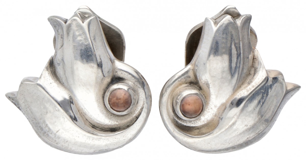Zilveren Georg Jensen clip oorbellen van het jaar 1999, bezet met rozenkwarts - 925/1000.