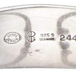 Bent Gabrielsen voor Georg Jensen no.244 zilveren bangle armband bezet met amethist - 925/1000.