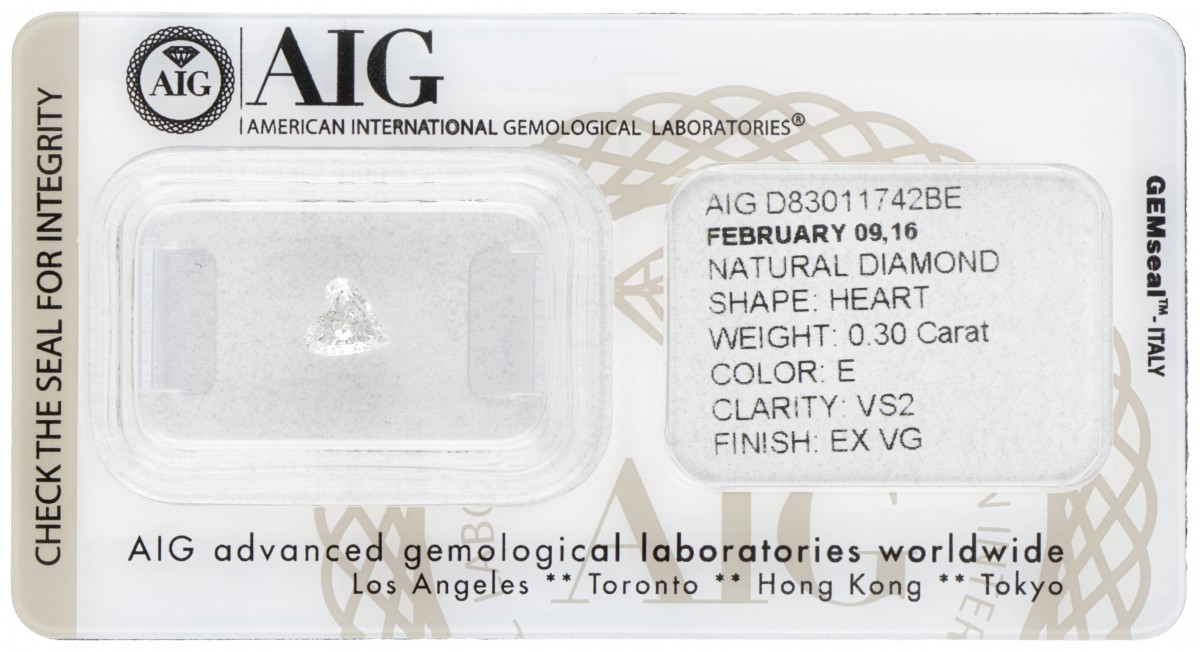 AIG-gecertificeerde hartvormig geslepen natuurlijke diamant 0.30 ct.