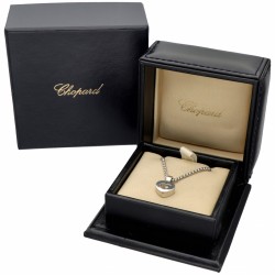 18 kt. Witgouden Bague Chopard 'Happy Diamonds' collier en hartvormige hanger.