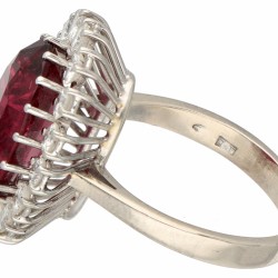 14 kt. Witgouden rozetring bezet met ca. 0.96 ct. diamant en ca. 5.13 ct. natuurlijke roze toermalijn.