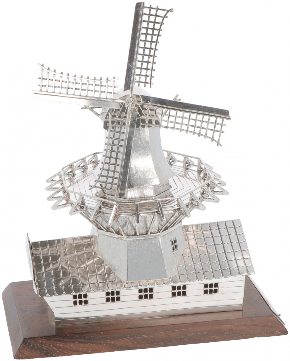 Miniatuur houtzaagmolen zilver.