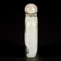 Een glazen snuff bottle met de afbeelding van keizer Xuantong, China, 1e helft 20e eeuw.