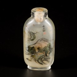 Een lot van (4) glazen snuff bottles met diverse decors, China, 1e helft 20e eeuw.