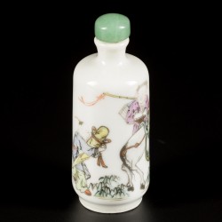 Een porseleinen snuff bottle met decor van een wijze op een ezel, China, 19e eeuw.
