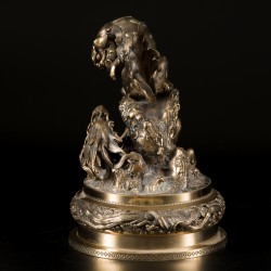 Een grote bronzen wierookbrander op sokkel, Japan, Meiji periode.