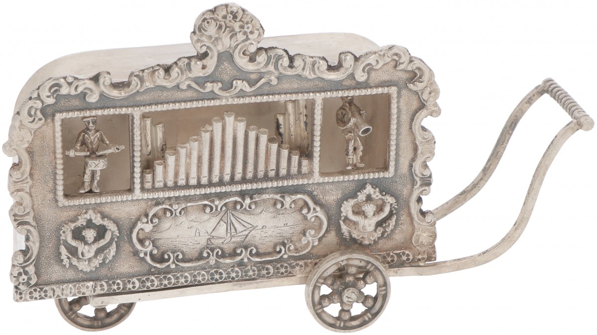 Miniatuur straatorgel zilver.