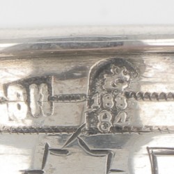 Kiddush beker op voet zilver.