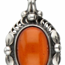 Zilveren Georg Jensen collier met hanger van het jaar 1995, bezet met barnsteen - 925/1000.