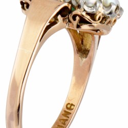 14 kt. Geelgouden Foo Hang Jewelry entourage ring bezet met ca. 0.73 ct. natuurlijke smaragd en parels.