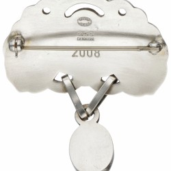 Sterling zilveren Georg Jensen broche van het jaar 2008, bezet met gele en groene agaat.