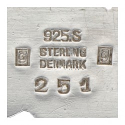Arno Malinowski voor Georg Jensen no.251 zilveren 'Dolphins' broche - 925/1000.