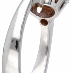 18 kt. Witgouden rozet ring bezet met ca. 0.32 ct. diamant en ca. 0.96 ct. tanzaniet.