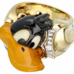 18 kt. Geelgouden Staurino Daffy Duck ring bezet met ca. 0.18 ct. diamant en smaragd.