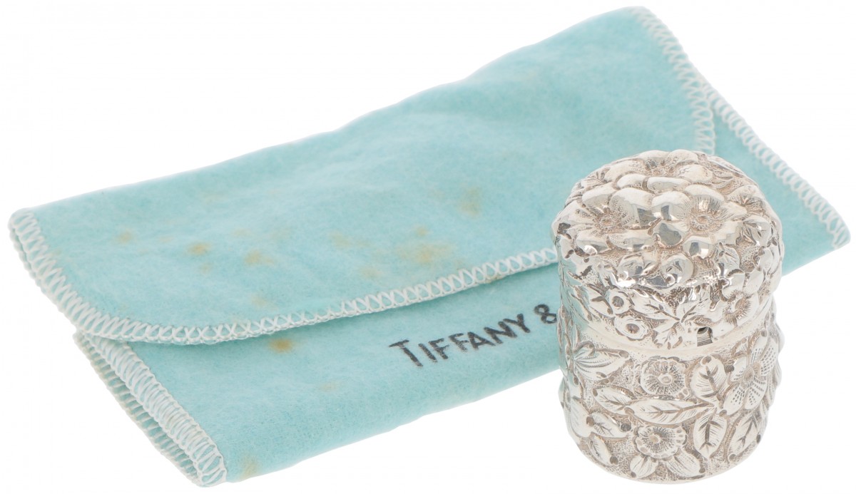 Doosje (Tiffany & Co) zilver.