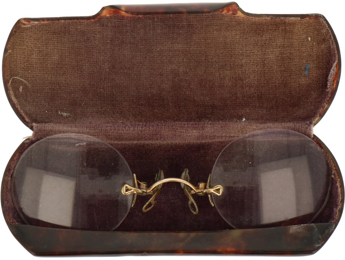 Pince-nez neusbril.