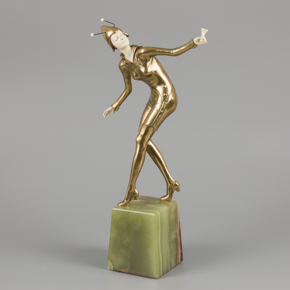 Johann Philipp Ferdinand Preiss (Duitsland, 1882-1943), Een 'chryselephantine' sculptuur getiteld 'Champagne Danseres', ca. 1925.