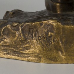 Dominique Alonzo (act. 1910 - 1930), Een 'chryselephantine' figuur waterdraagster - porteuse d'eau, Frankrijk, ca. 1900.
