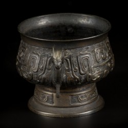 Een bronzen wierookbrander, China, 19e eeuw.