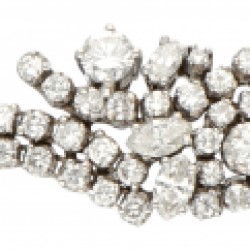 Klassieke 14 kt. witgouden entourage armband bezet met ca. 2.20 ct. diamant.