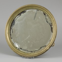 Een bronzen cabaret met spiegelglas, vroeg 19e eeuw.